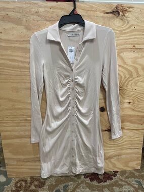 NWT Abercrombie & Fitch Cream Button-Front Ruched Long Sleeve Dress